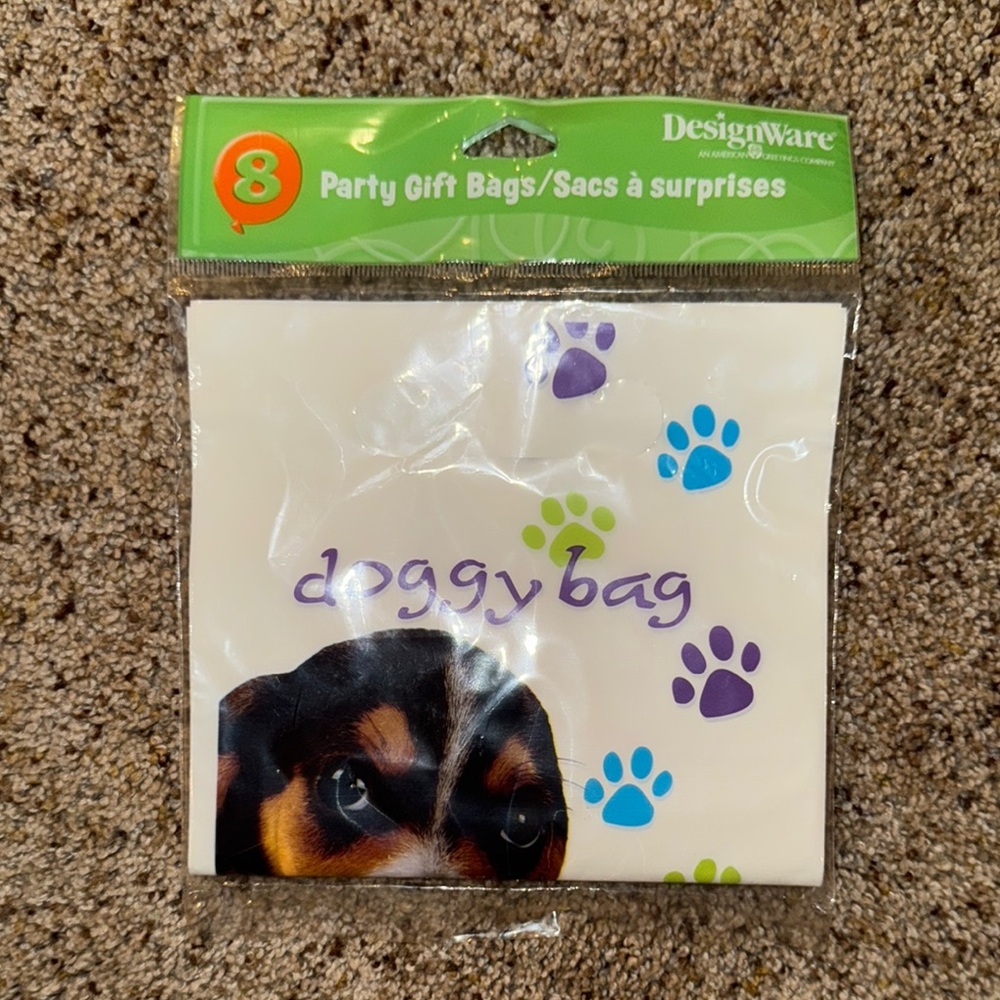 DesignWare Doggy Bag Party Gift Bags - White with Purple and Green